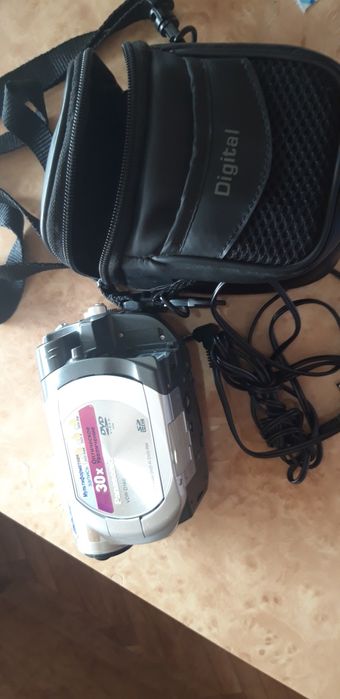 Видеокамера продается