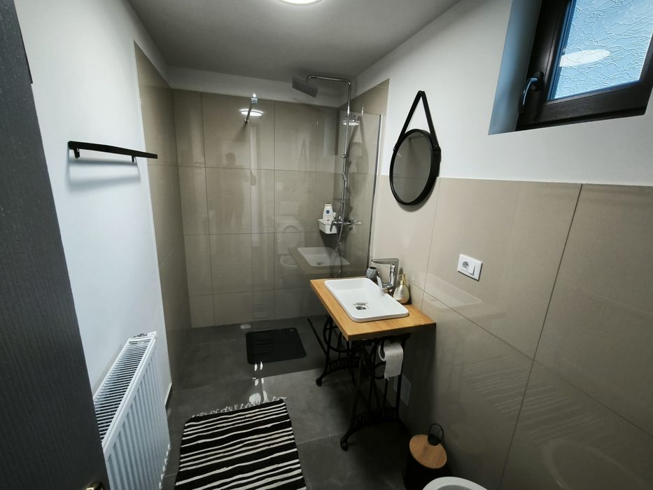 Cazare la  căsuțe A Frame individuale cu ciubar Valea Doftanei