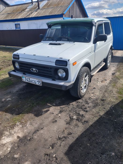 Нива 2121 продам.