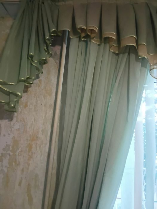 Продам шторы  в отличном состоянии