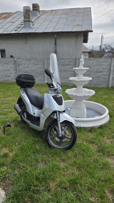 Vând Kymco people 200cc