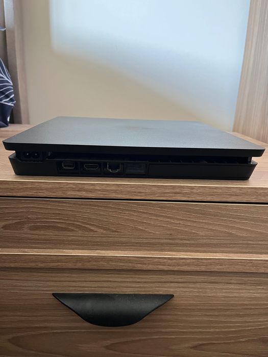 Playstation 4 Slim