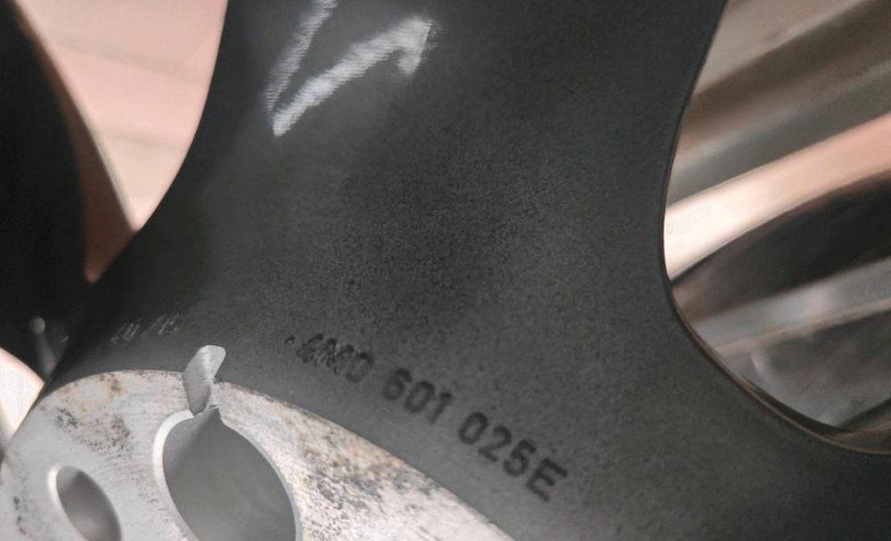 Оригинални джанти с гуми летни 21 цола за Audi Q7 SQ7 дот 2023г