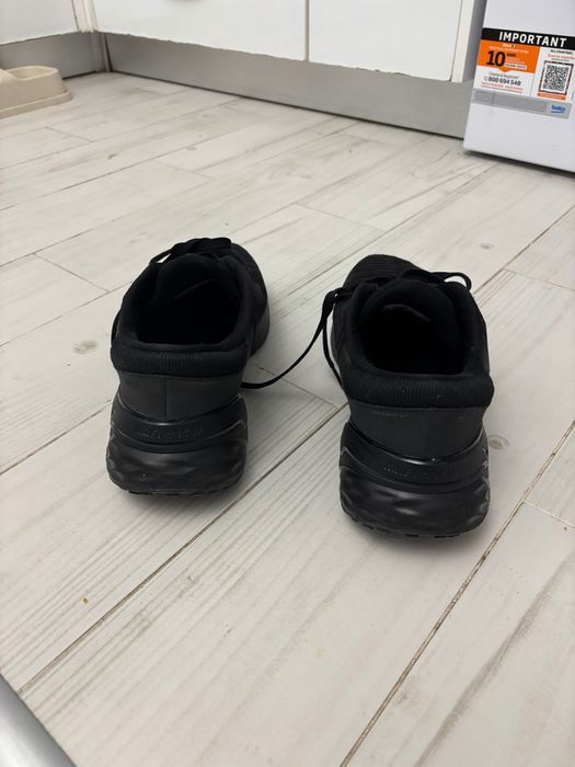 Маратонки NIKE black