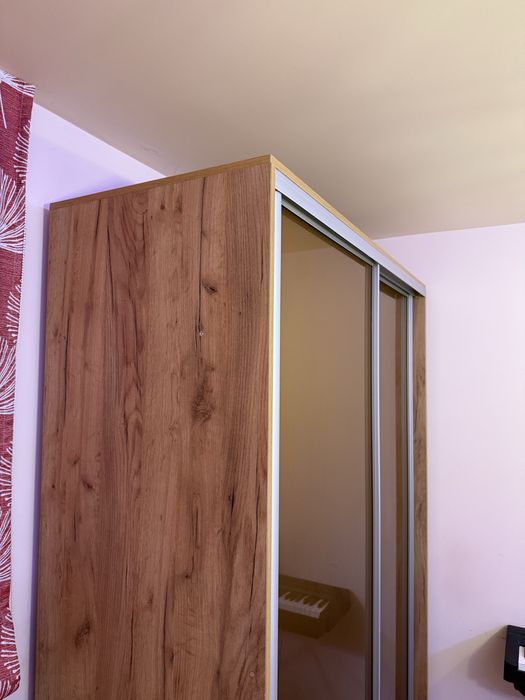 Dulap/Dressing usi culisante +birou