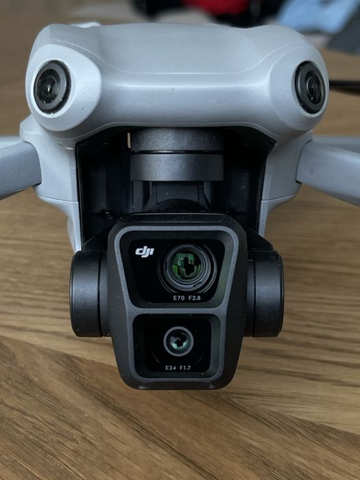 Дрон DJI Air 3 Fly More Combo  (DJI RC 2)