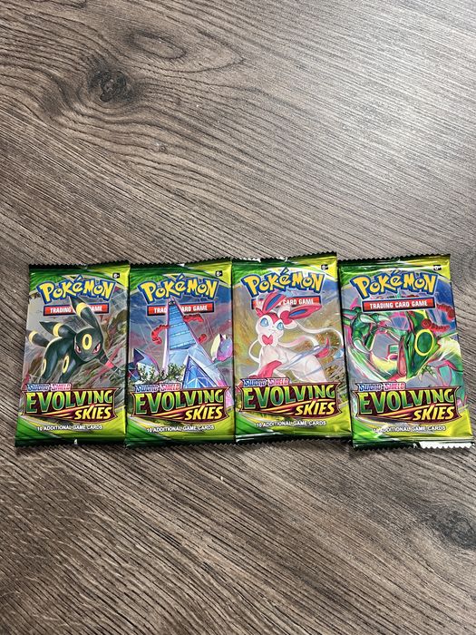 Pokemon evolving skies booster box
