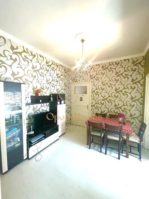 Продава се Тристаен апартамент в София, Център - 82 кв.м за 3048 €/кв.м - Снимка #3