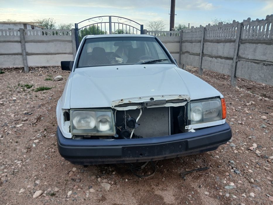 Продам Мерс 124 е230