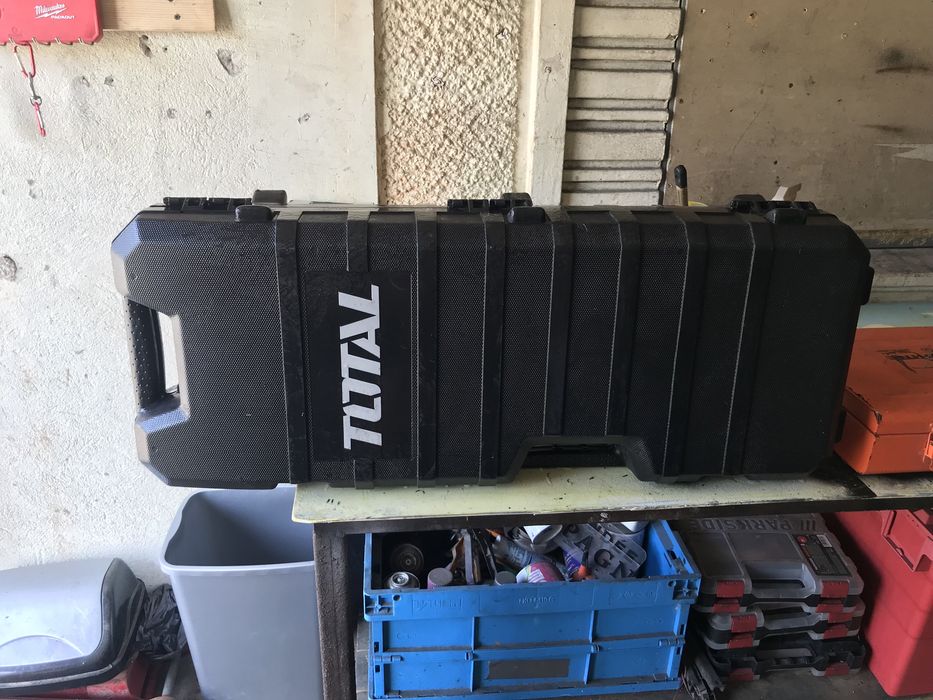 cutii de scule aproape noi