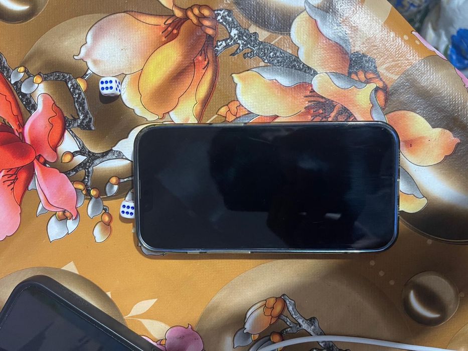 Schimb Iphone 13 sau vand 1300 lei