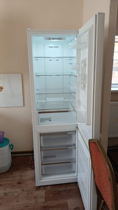 Холодильник  Midea