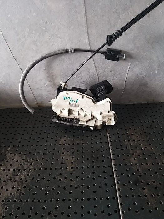 Broasca usa stanga fata skoda yeti 5l 5k1837015b