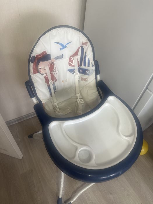 Детский стульчик для кормления