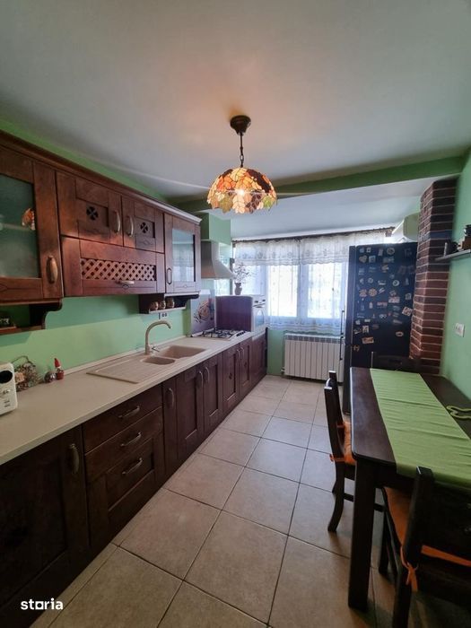 3 camere semidecomandat, spatios si luminos - Vatra Luminoasa