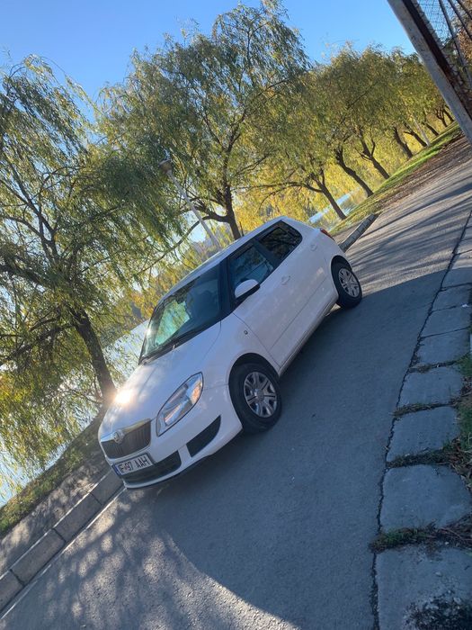 SKODA Fabia 2014 — imagine 2