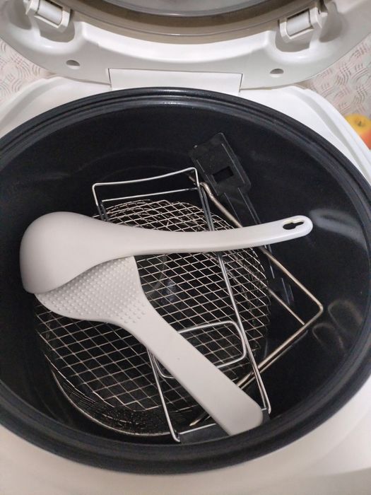 Мультиварка  REDMOND