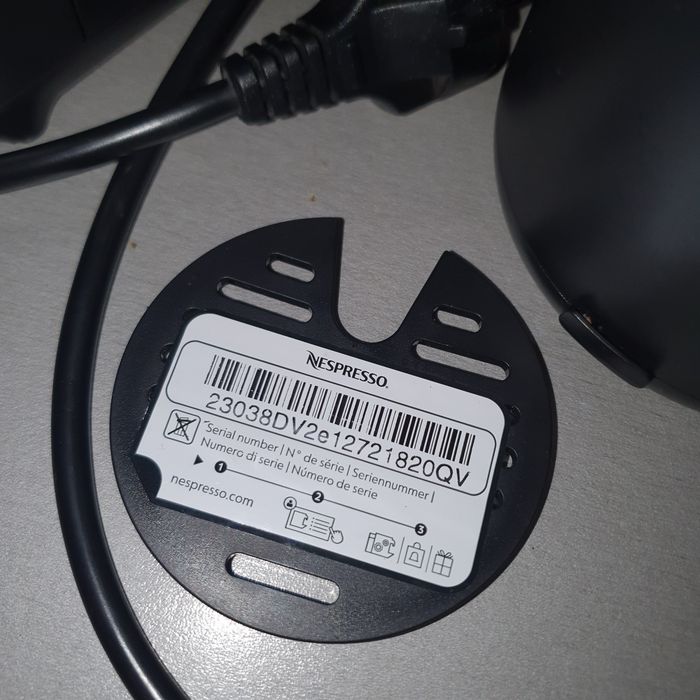 Aparat cafea Nespresso Vertuo POP galben