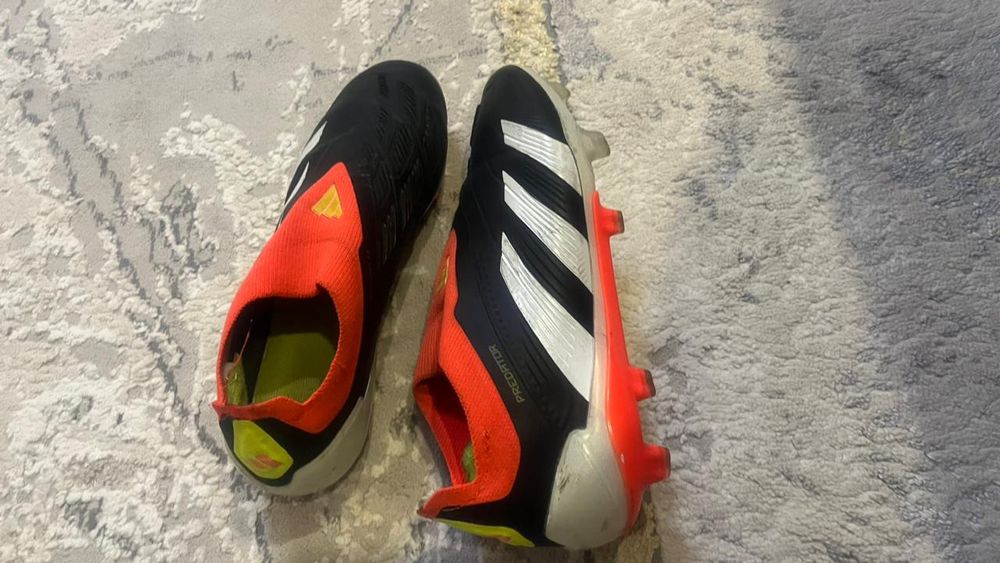 Футбольные бутсы