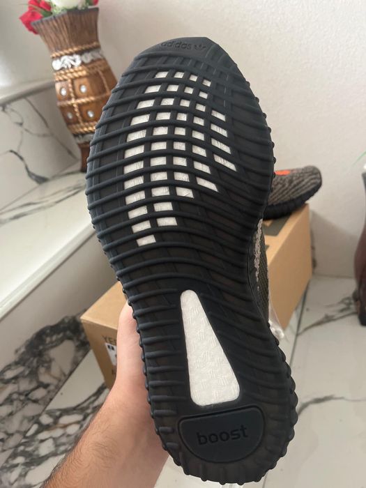 Yezzy Noi Cutie si Eticheta