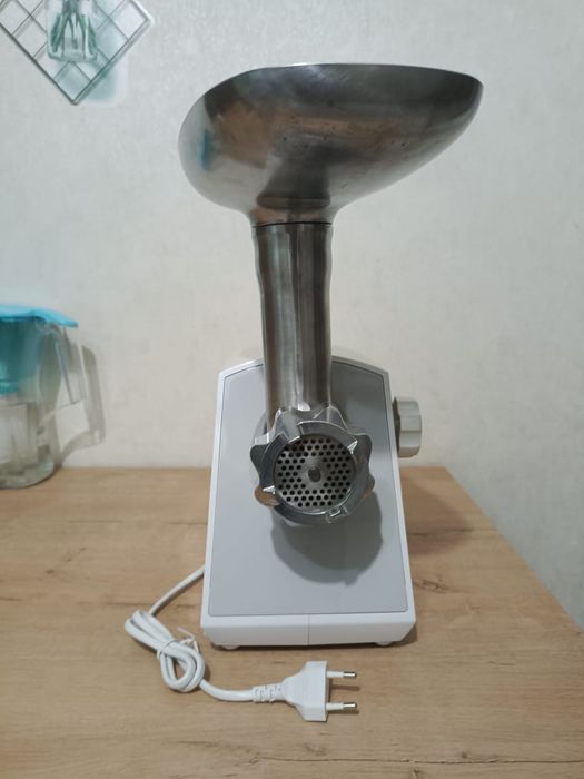 Электрическая мясорубка фирмы Панасоник,новая