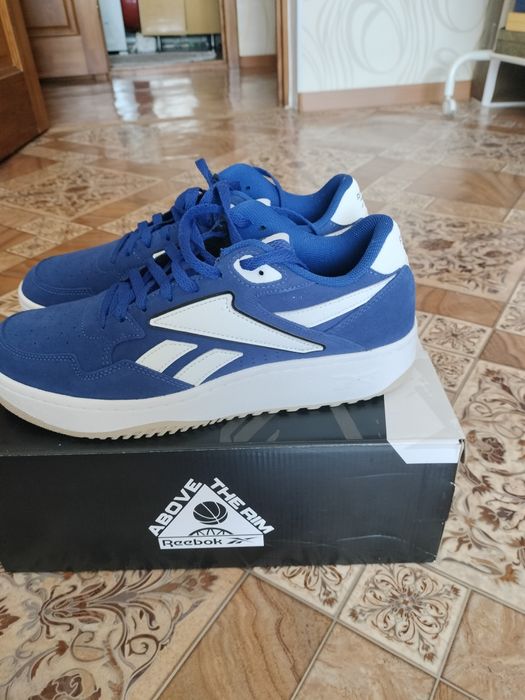 Продам кроссовки