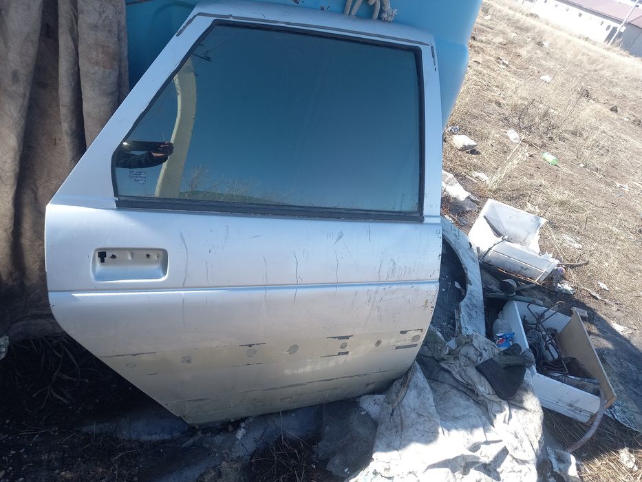 Продам двери на ваз 2112