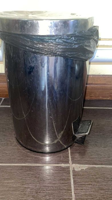 Ведро для мусора с педалькой