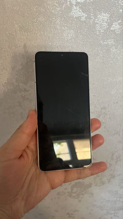 Продаетя телефон