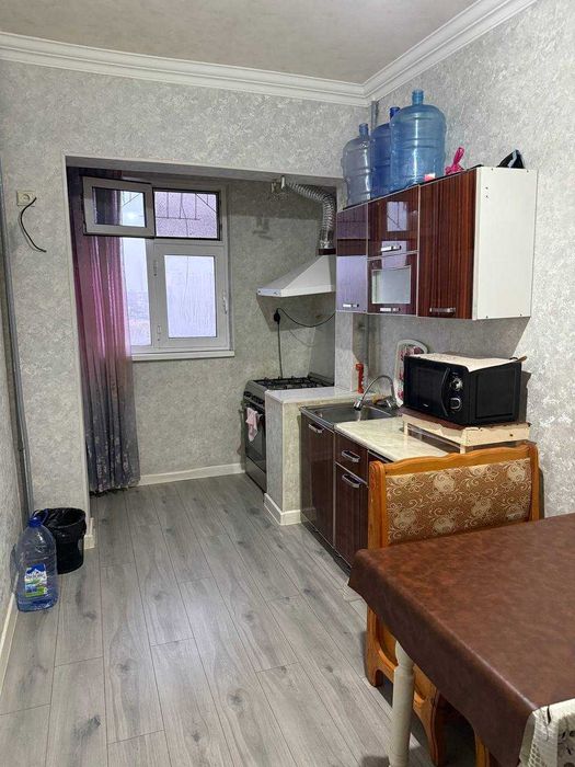 Метро Буюк Ипак Йули, Буз Базар
 Британская школа,  3 комнатная