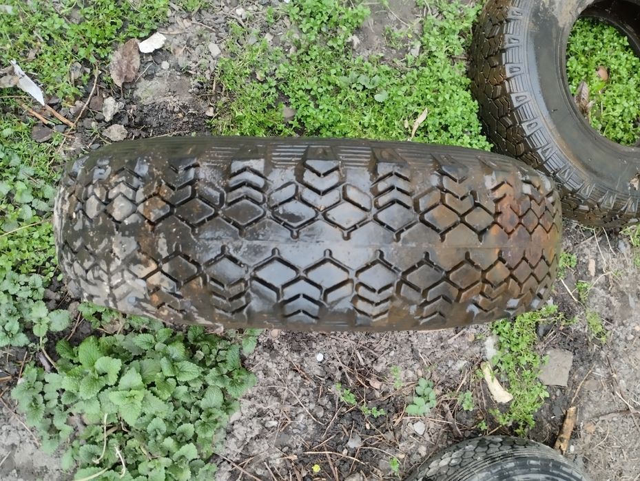 Шина на прицеп б..у.