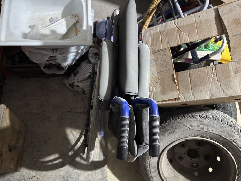 инвалидная коляска