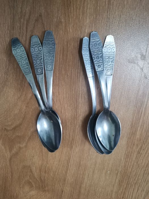 Чинии и прибори за хранене