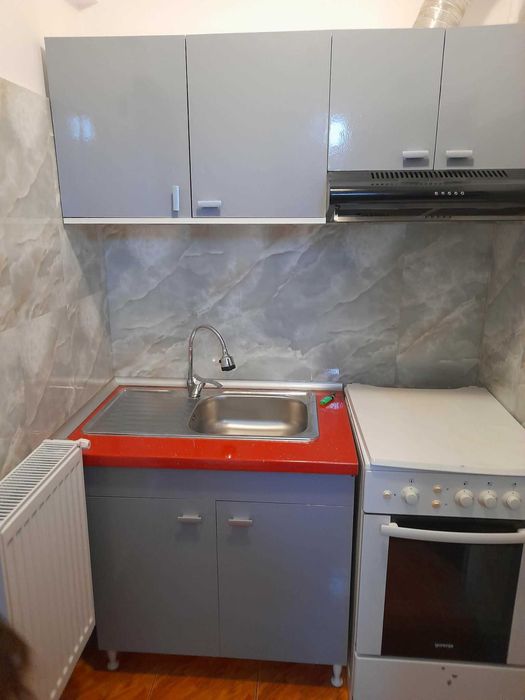 Închiriez garsonieră