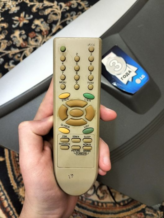 Продается телевизор LG RT-21FD15V (кинескопный), в рабочем состоянии