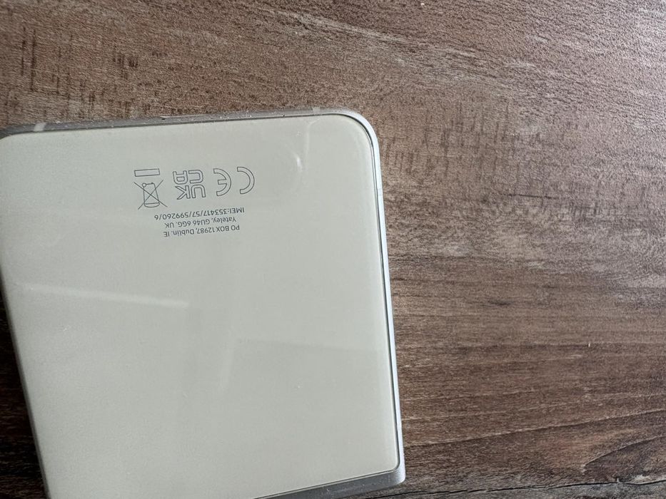 Samsung galaxy Z flip 3 5g cream