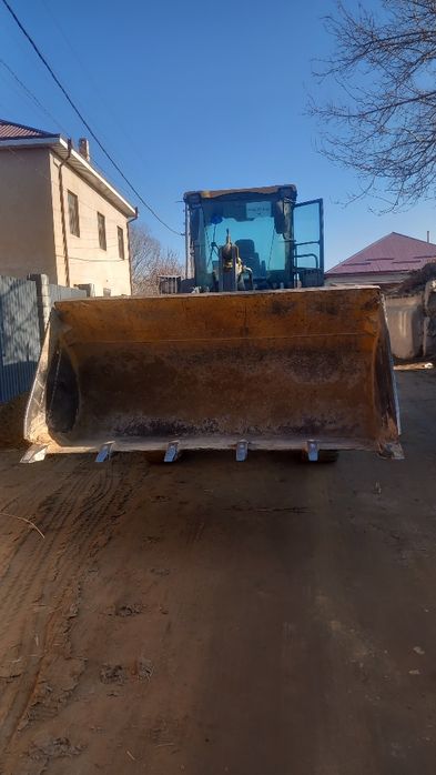 Фронтальный погрузчик хсмг  fn 330