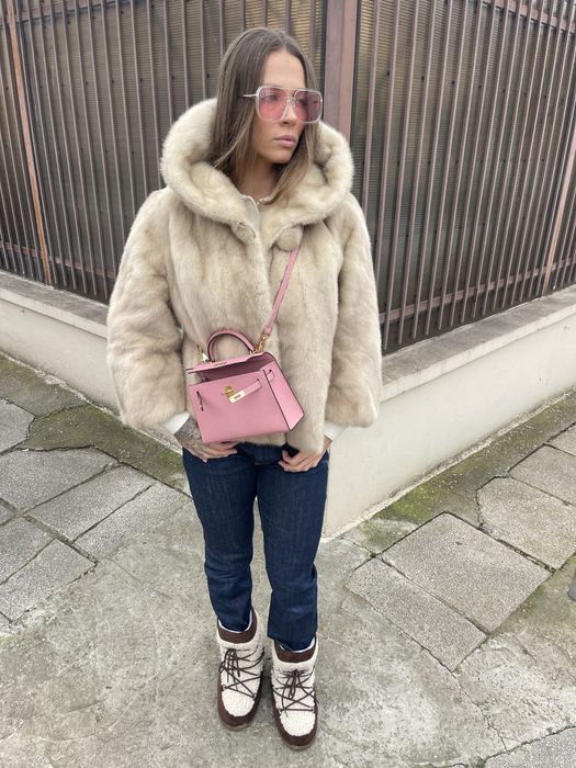 Haina din blana naturala de vizon culoarea untului