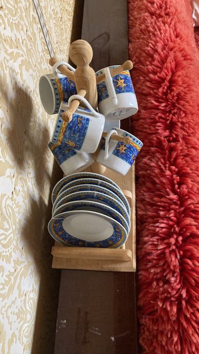 Сервиз за кафе със стойка