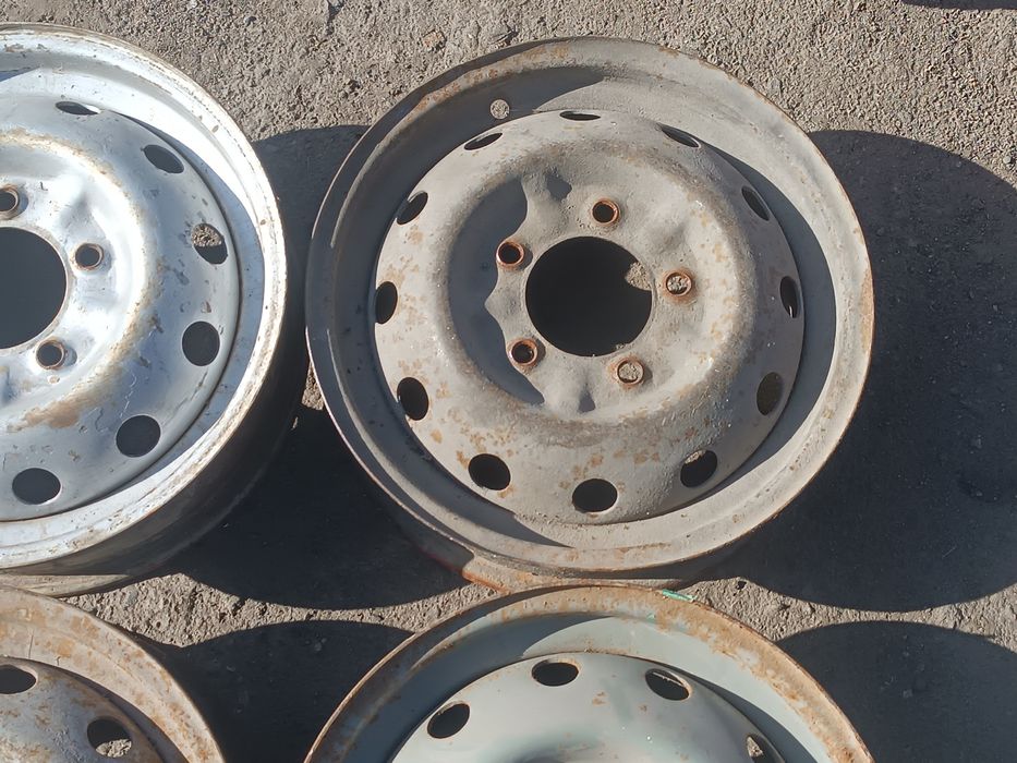 R-16 оригинал Нива 5*139,7 штамп диск