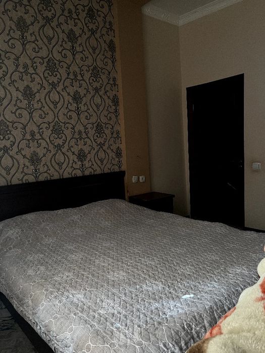 Продается 2 х комнатная квартира в центре Чирчика