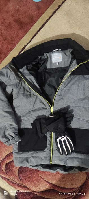 Продам зимнию куртку для мальчика