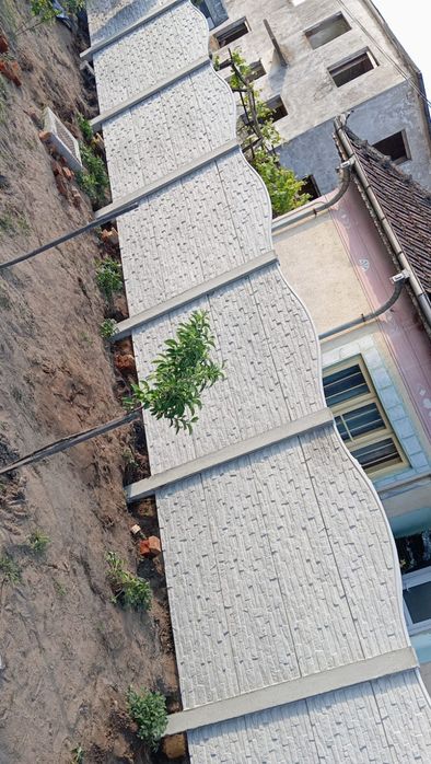 Gard  din beton  este în comuna celaru