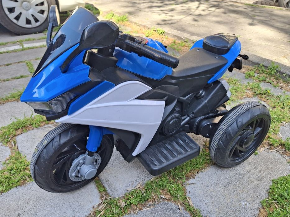 Акумулаторен мотор