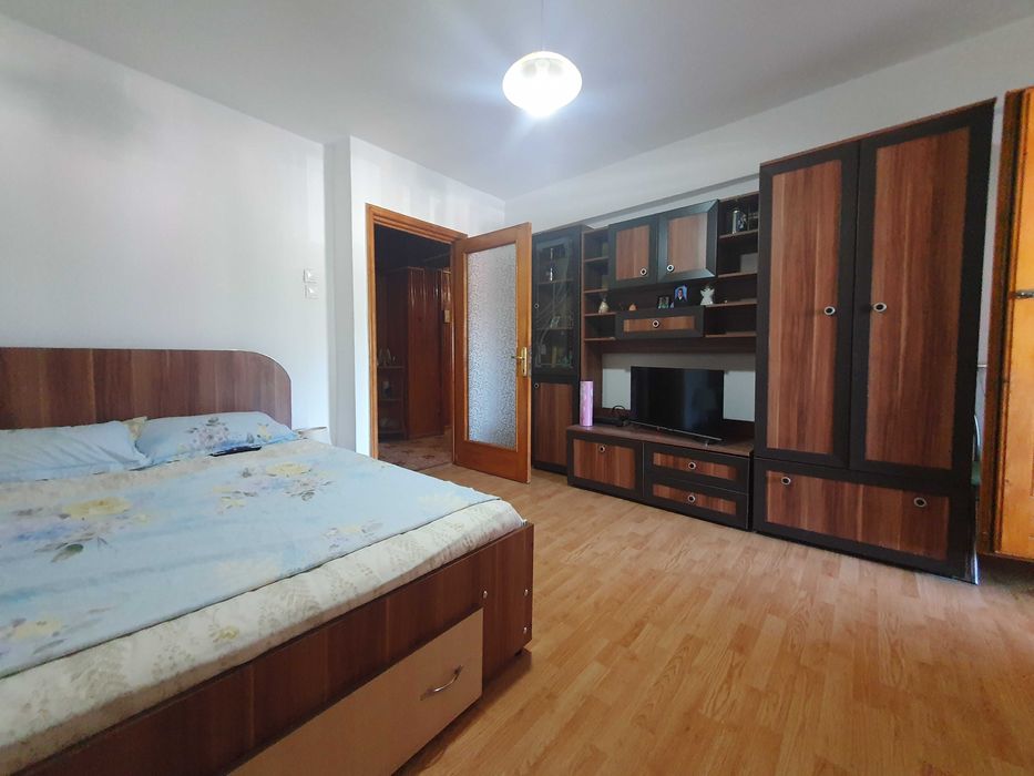 Apartament cu 3 camere  in Onesti