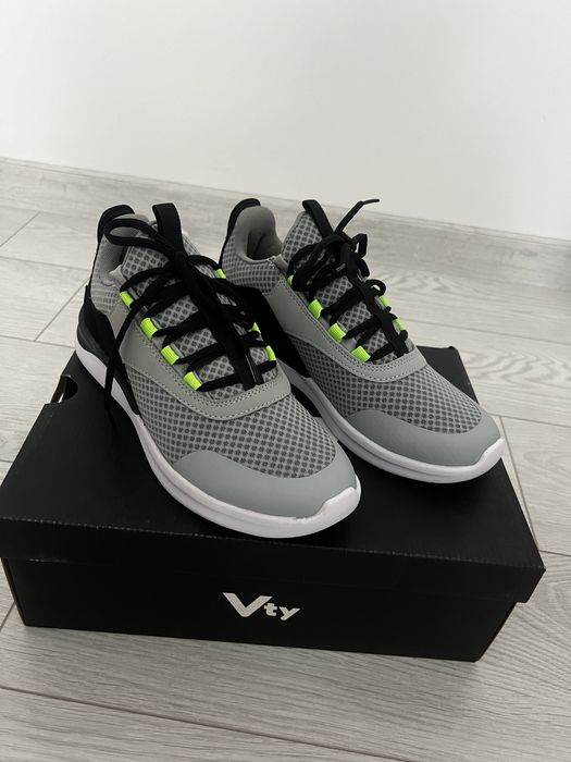 Маратонки Vty