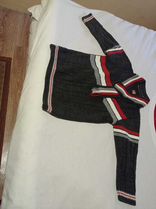 Детски пуловер за момче сив цвят