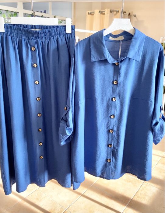 Продам комплект (рубашка с юбкой)