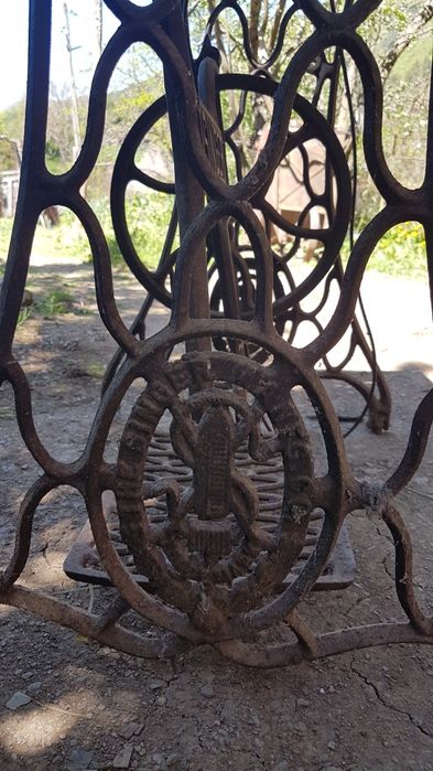 Стара шевна машина Singer