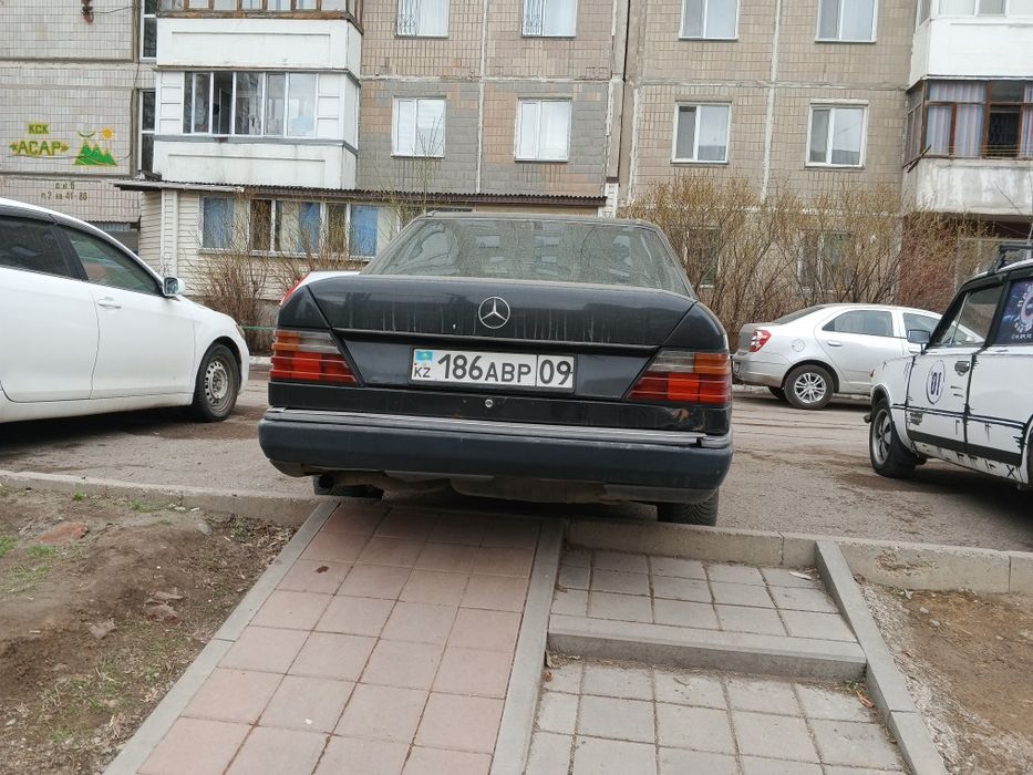 Продам Мерседес 124